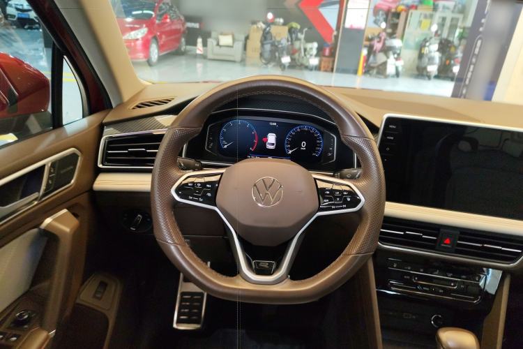 Used Volkswagen Tiguan L 2022 380TSI Automatic All-Wheel Drive R-Line Flagship 7-Seater Steering Wheel