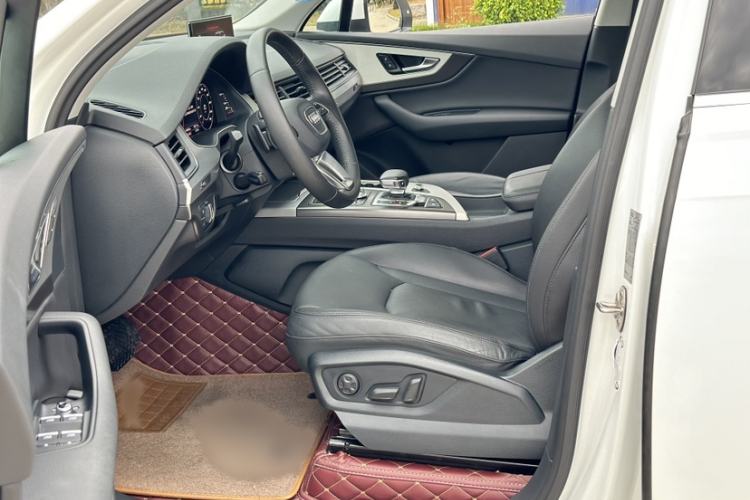 Used Audi Q7 2016 40 TFSI Comfort Model
