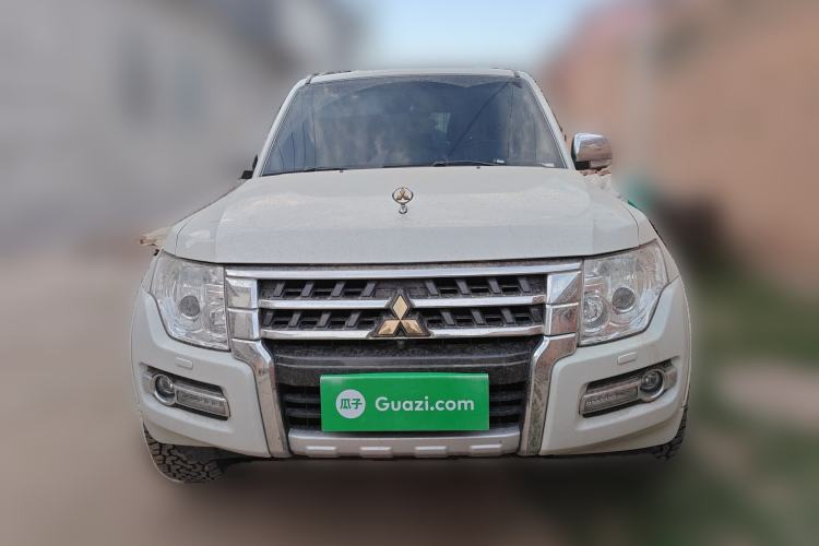 Used Mitsubishi Pajero 
