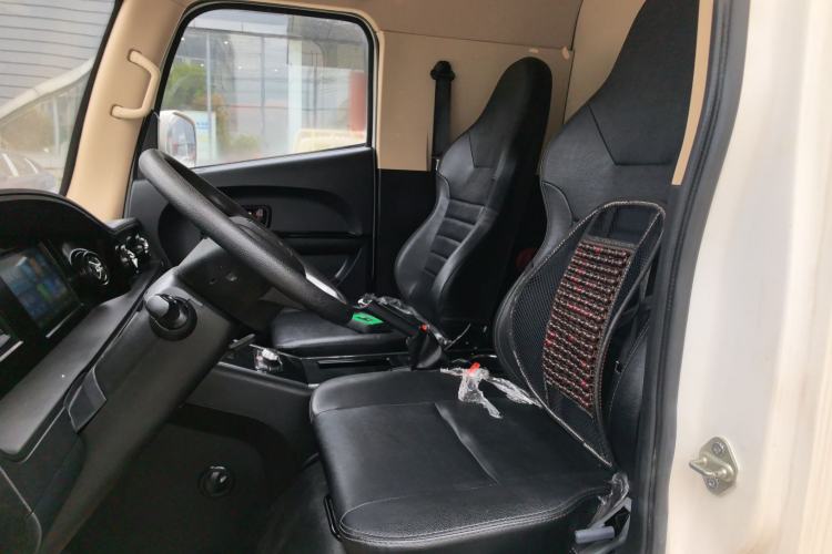 Used Guangtong Auto makeup Logistics Vehicle 2024 3.1T 2-Seater 4.99-Meter All-Electric Closed Cargo Van with 41.86 kWh