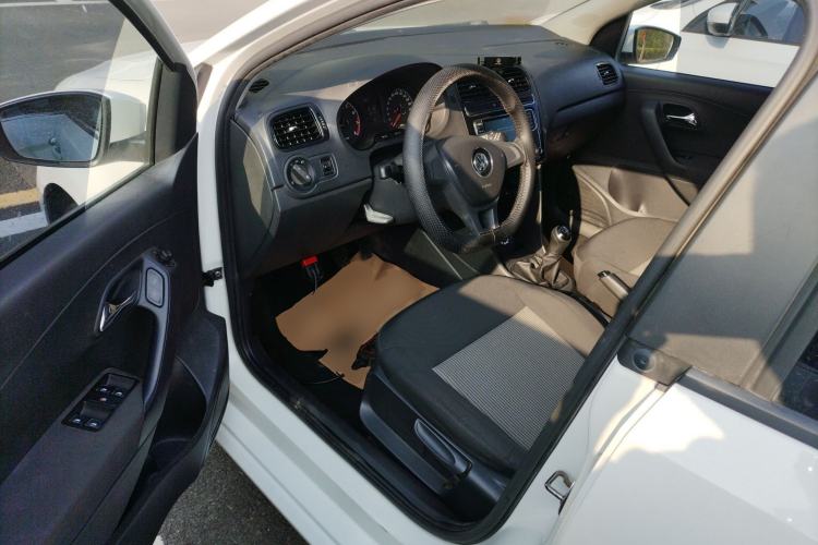 Used Volkswagen Polo 2014 1.4L Manual Fashion Edition Driver Seat