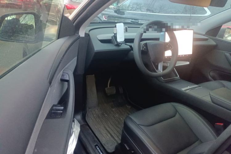 Used Tesla Model Y 2025 Rear-Wheel-Drive Version