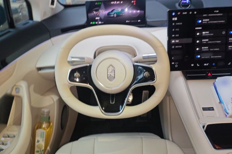 Used Hima Luxeed R7 2026 Model Pure Electric Ultra Steering Wheel