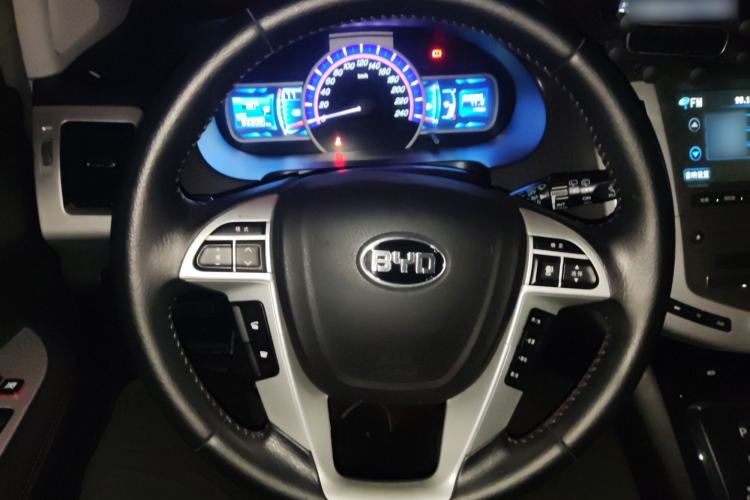 Used BYD S6 2014 2.4L Automatic Prestige 5-Seater