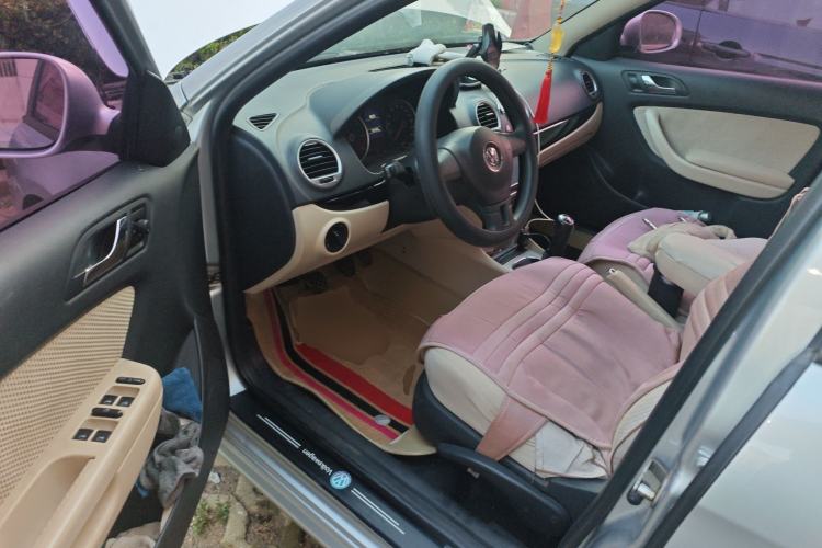 Used Volkswagen Lavida 2013 Classic 1.6L Manual Fashion Edition
