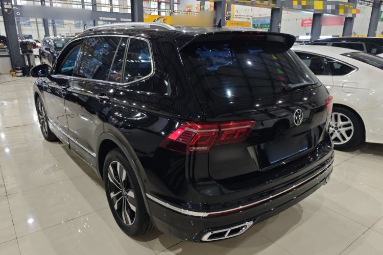 Used Volkswagen Tiguan L 2023 Restyled 330TSI Automatic Two-Wheel Drive R-Line Enhanced Comfort Version Exterior 2