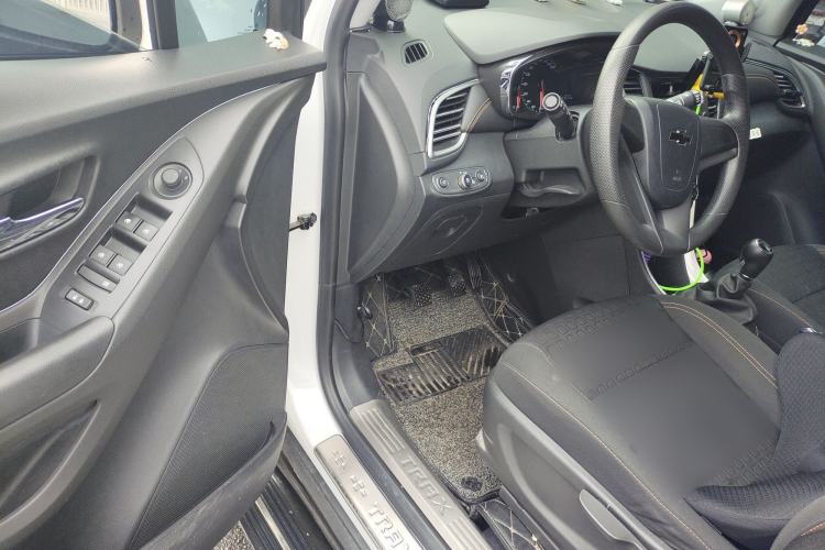 Used Chevrolet Trax 2018 330T Manual Transmission Two-Wheel Drive Comfort Version
