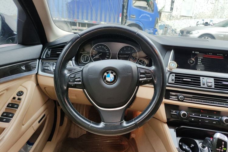 Used BMW 5 Series 2014 525Li Luxury Design Package Steering Wheel