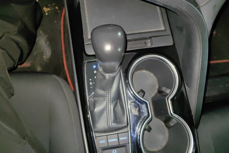 Used Toyota Camry 2018 2.0S FENGSHANG Edition Gear Lever
