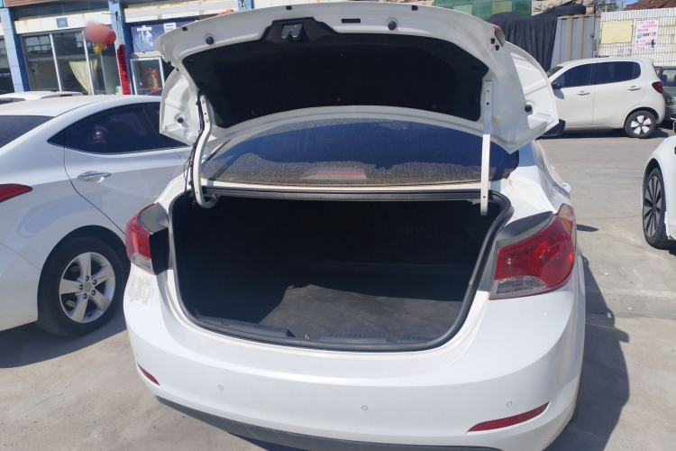 Used Hyundai Elantra (5th Generation / Langdong) 2015 1.6L Automatic Fashion Model Trunk