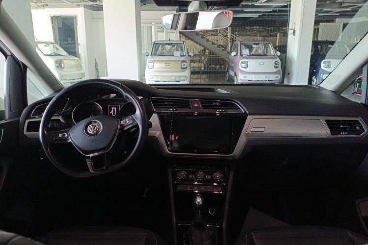 Used Volkswagen Touran 2016 Volkswagen Touran L 280TSI DSG Comfort Edition
