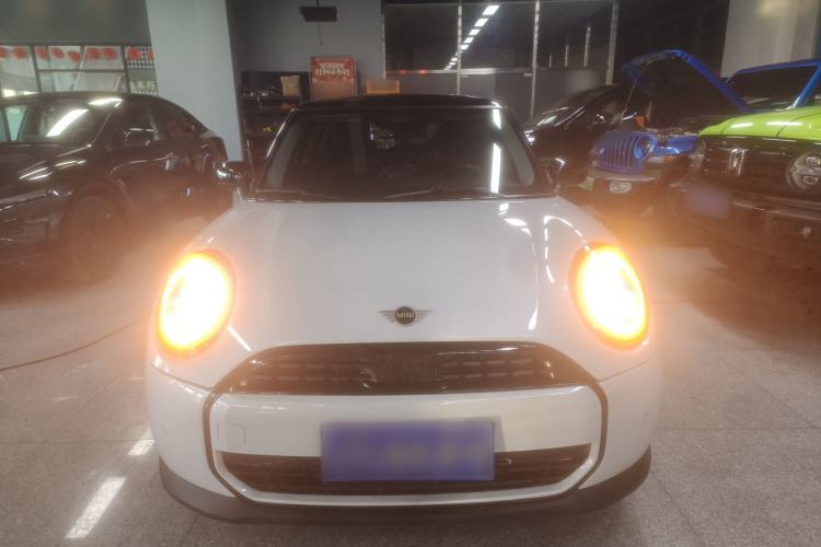 Used MINI MINI 2025 1.5T COOPER Classic Edition