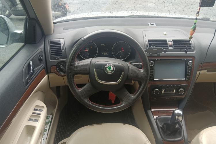Used Skoda Octavia 2013 1.6L Manual Yijun Edition Steering Wheel