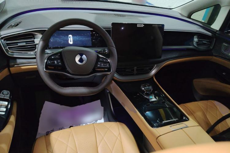 Used Denza D9 2024 DM-i 980 Four-Wheel Drive Prestige Model
