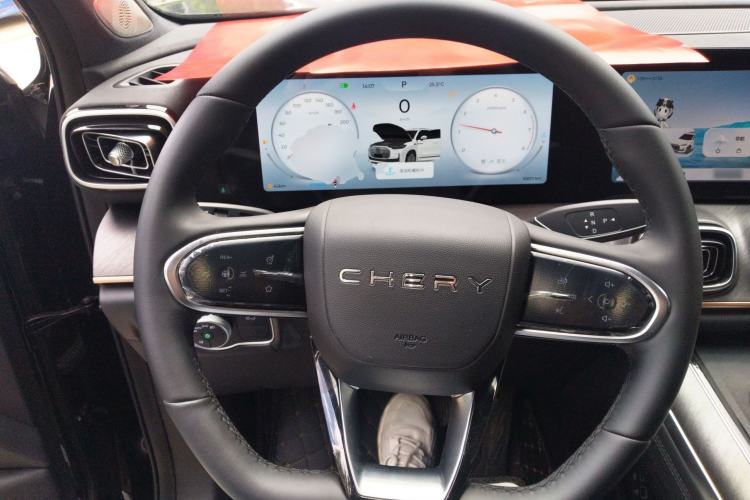 Used Chery Tiggo 9 2025 2.0T Dual-Clutch Two-Wheel Drive Luxury Edition 5 Seats Steering Wheel