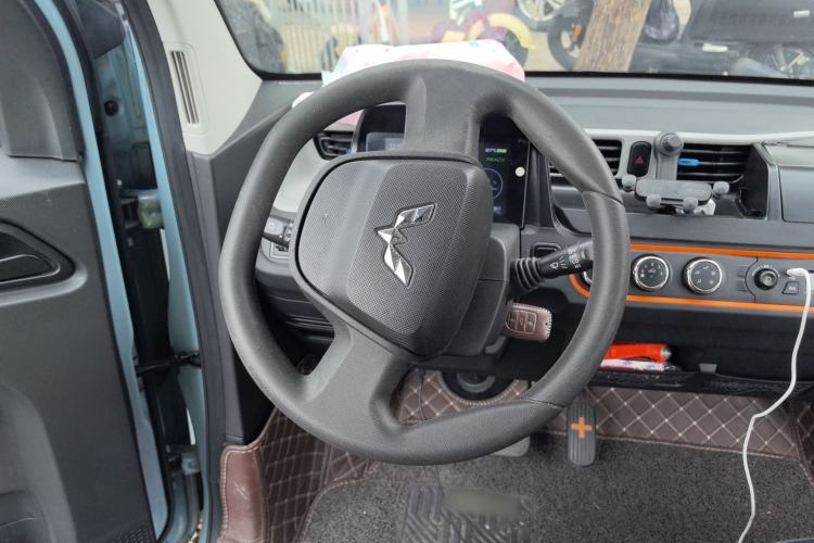 Used Wuling Hongguang MINIEV 2022 Easy Version Lithium Iron Phosphate Steering Wheel