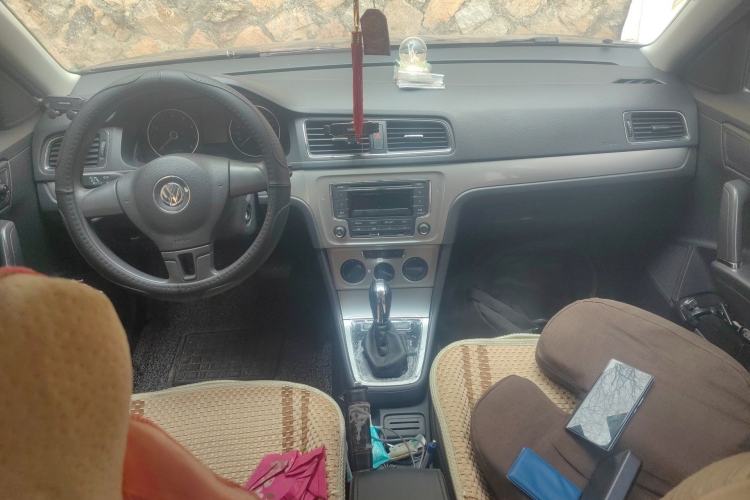 Used Volkswagen Gran Lavida 2013 1.4 TSI Automatic Comfort Model Center Console