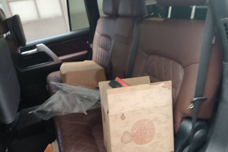 Used Toyota Land Cruiser 2018 5.7L VX-S 7-Seater Middle East Version Left Rear Seat