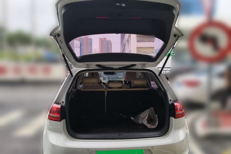 Used Volkswagen Golf 2017 230TSI Automatic Comfort Edition – Celebrating Milestone of One Million Units
