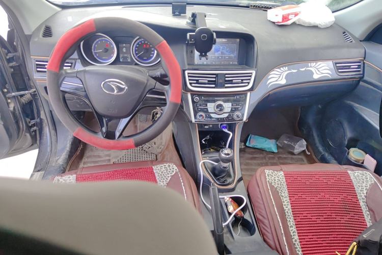 Used Soueast V5 Lingzhi 2014 1.5T Manual Qukong Version