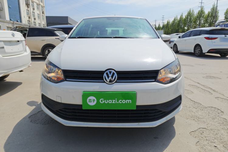 Used Volkswagen Polo 2016 1.4L Manual Fashion Model Front