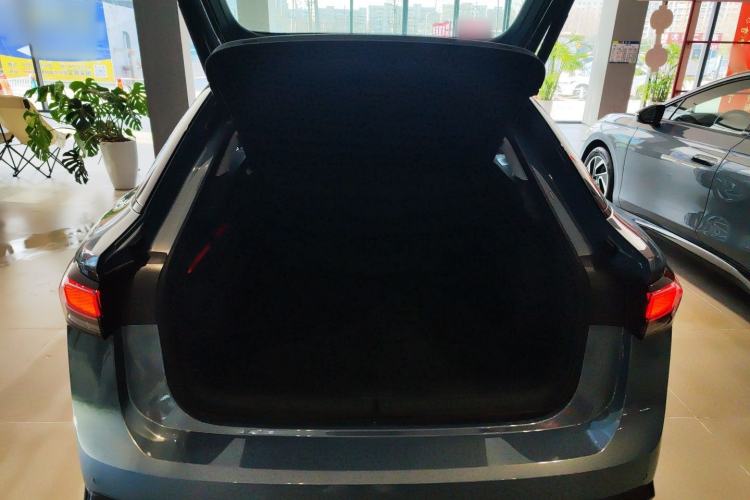 Used Volkswagen ID.7 VIZZION 2024 PRO Model Trunk