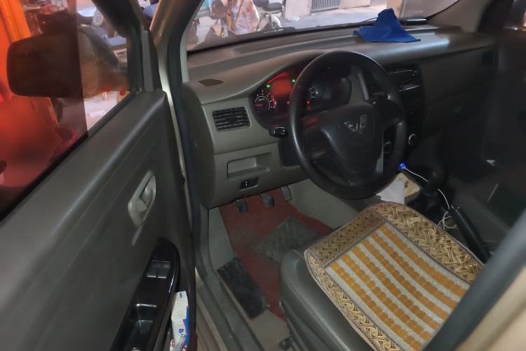 Used Wuling Rongguang V 2015 1.5L Base Version