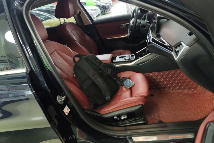 Used BMW i3 2022 eDrive 35 L Right Front Seat