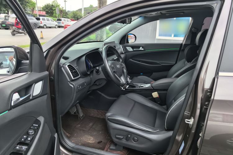 Used Hyundai Tucson 2019 280TGDi Dual-Clutch Two-Wheel Drive Fashion Edition China V Standard Driver Seat