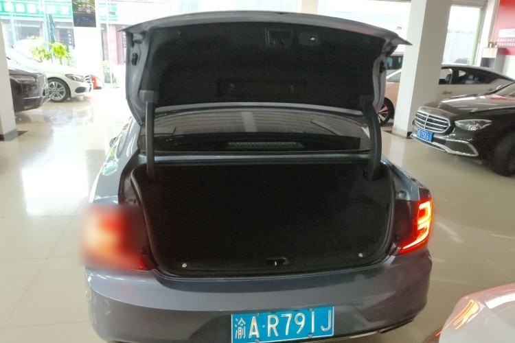 Used Volvo S90 2017 T5 Zhiyuan Edition
