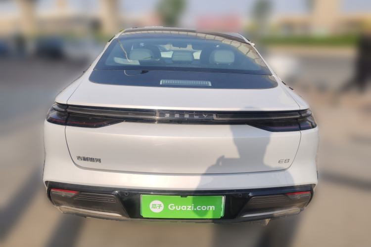 Used Geely Galaxy E8 2024 665 km Range Rear-Drive Starship Long-Range Version