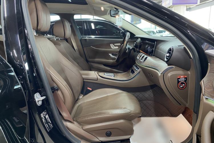 Used Mercedes-Benz E-Class 2022 E 300 L Stylish Model Interior 12