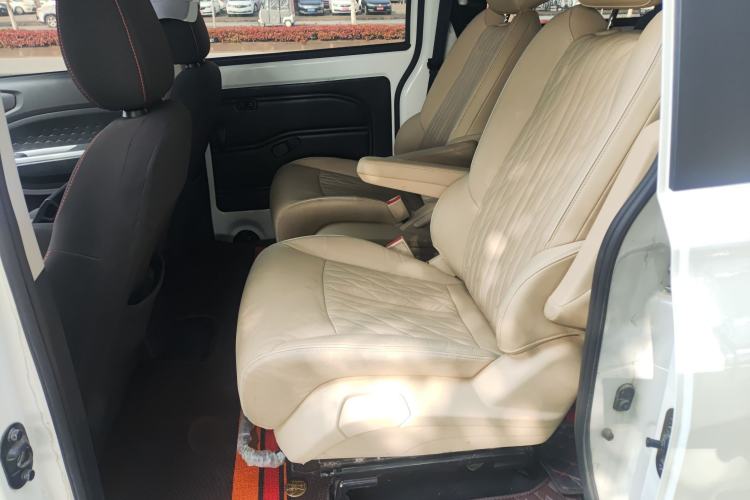 Used Dongfeng Fengon 380 2022 1.5L Standard Edition 7-Seater Passenger Vehicle Left Rear Seat