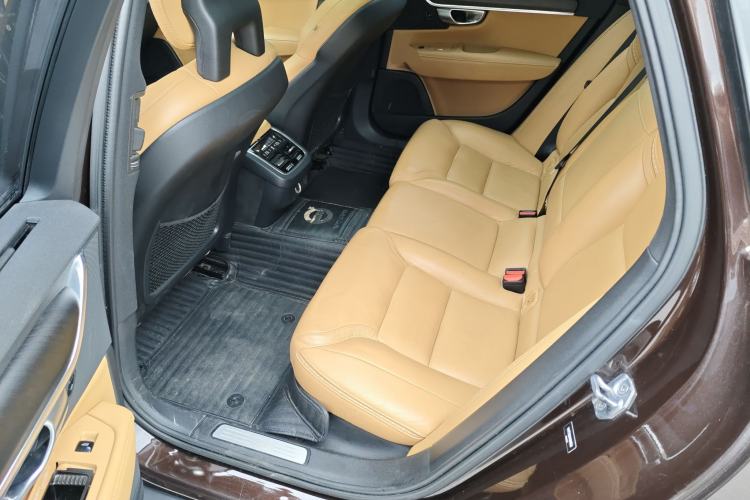 Used Volvo V90 2017 Cross Country T5 AWD Smart Range Edition