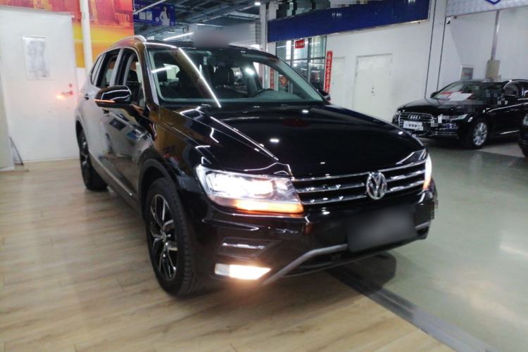 Used Volkswagen Tiguan L 2019 Revised 330TSI Automatic Two-Wheel Drive Smart & Luxury Edition China VI Standard Front Right 45 Deg