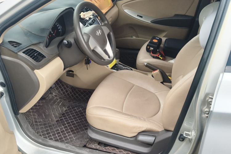 Used Hyundai Verna (older generation) 2010 Sedan 1.4L Automatic Fashionable GT Model Left Front Seat