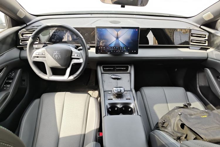 Used BYD Qin L 2025 DM-i Smart Drive 120KM Superior Model
