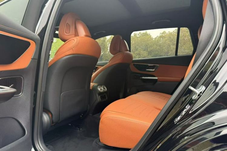 Used Mercedes-Benz GLC 2023 GLC 300 L 4MATIC Dynamic 7-Seater