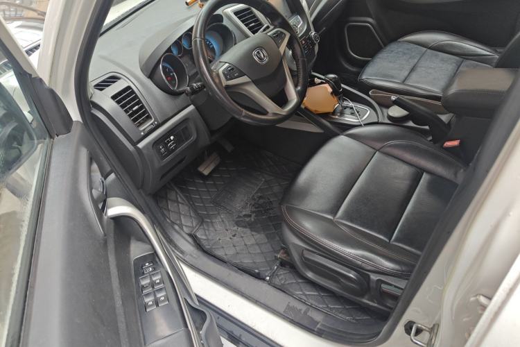 Used CHANGAN CS35 2014 1.6L Automatic Luxury Navigation Model China IV Standard
