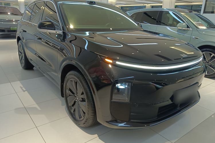 Used Li Auto L6 2025 Pro Smart Refresh Edition Front Right 45 Deg