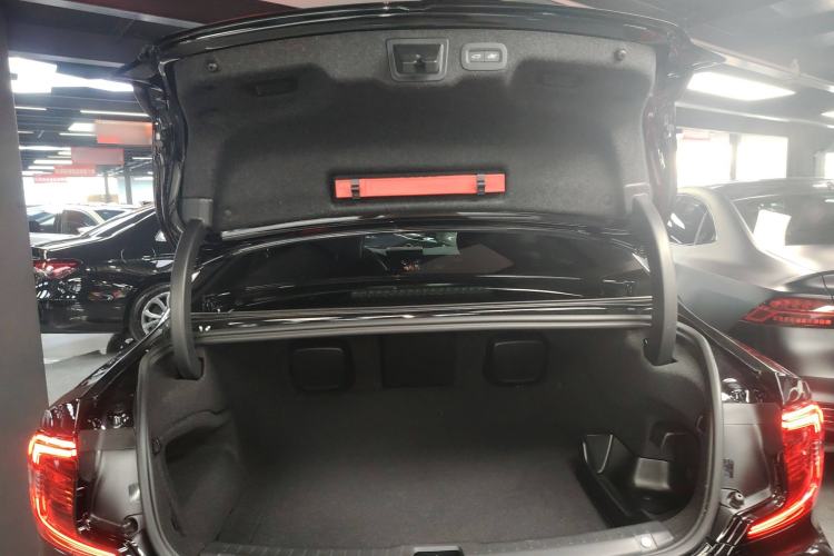 Used Volvo S90 New Energy 2025 Plug-in Hybrid Four-Wheel Drive Long-Range Luxury Smart Edition Trunk