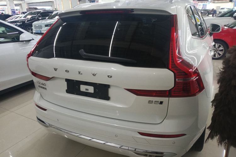 Used Volvo XC60 2023 B5 4x4 Smart Luxury Edition
