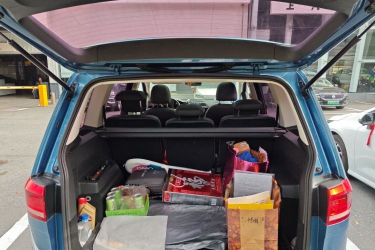 Used Volkswagen Touran 2016 Volkswagen Touran L 280TSI DSG Comfort Edition Trunk