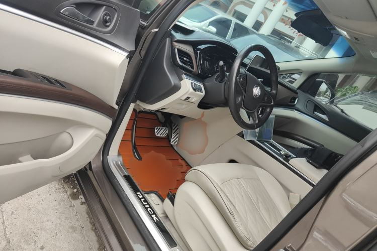 Used Buick GL8 2021 Land Cruiser Executive Class 652T Luxury Model