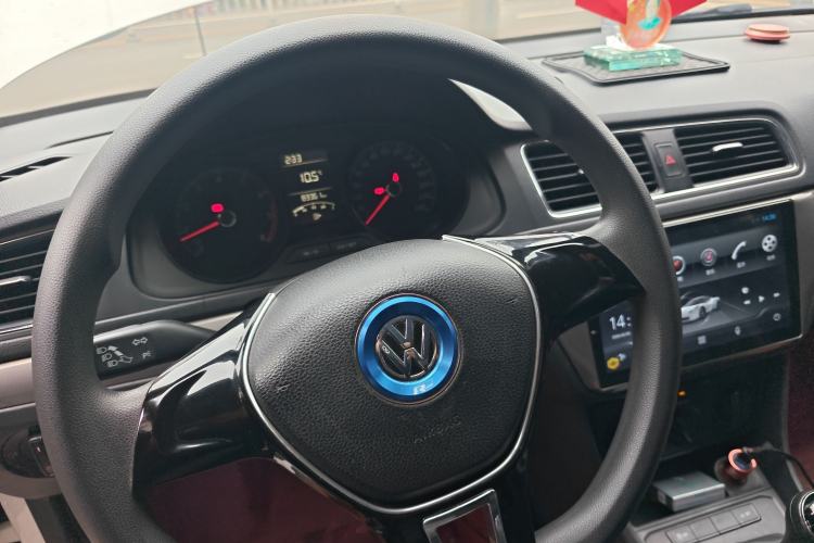 Used Volkswagen Lavida 2015 1.6L Manual Fashion Edition