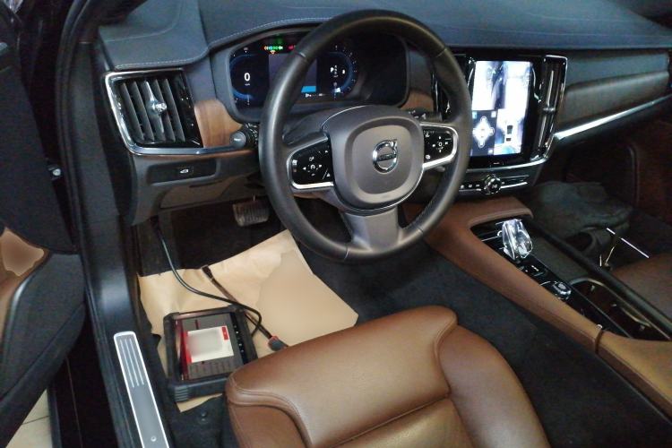 Used Volvo S90 2024 B5 Zhiyuan Luxury Edition
