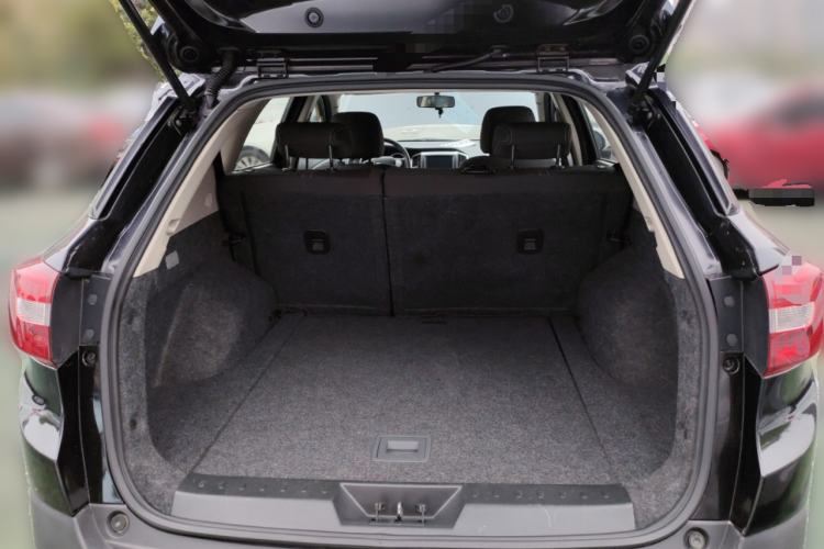 Used Dongfeng Aeolus AX3 2016 1.5L Automatic Zunku Model Trunk