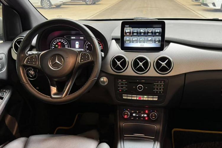 Used Mercedes-Benz B-Class 2017 B 200 Fashion Model