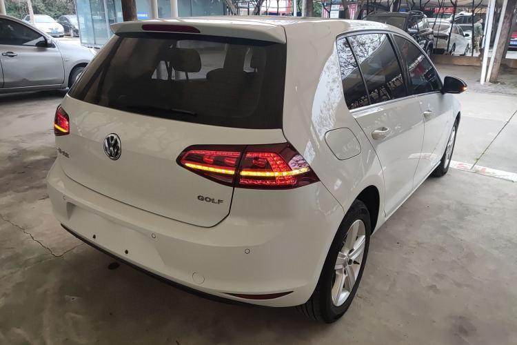 Used Volkswagen Golf 2017 1.6L Automatic Comfort Million-Vehicle Anniversary Edition
