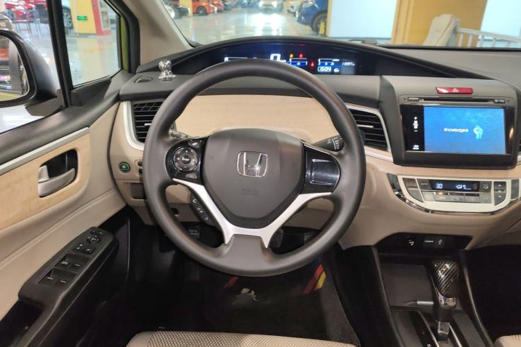 Used Honda Jade 2013 1.8L automatic Comfort version 5 seats
